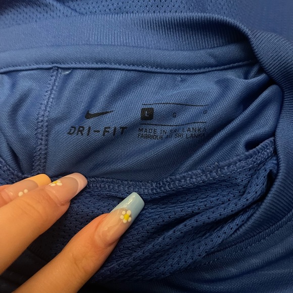 Nike - Picture 3 of 5